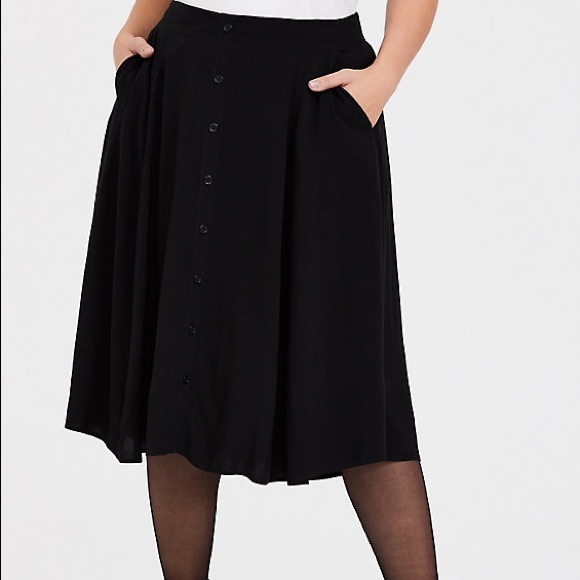 torrid Dresses & Skirts - Torrid Black Button Down Challis Midi Skirt